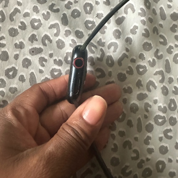 Apple Watch Series 8 - Picture 2 of 2